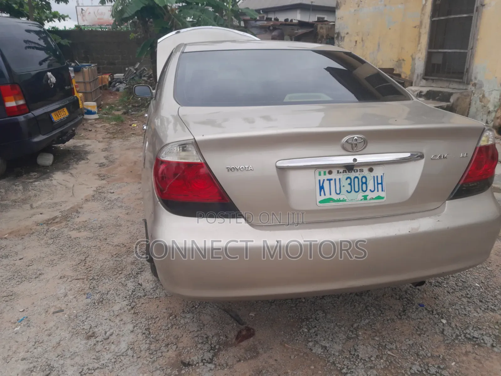 Toyota Camry XLE 4dr Sedan (2.4L 4cyl 5A) 2006 Gold