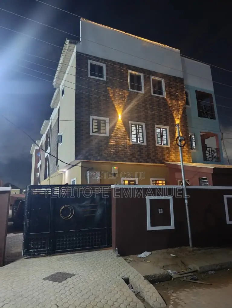 Mini Flat in Palmgroove for sale