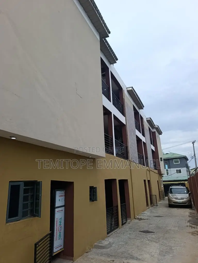 Mini Flat in Palmgroove for sale