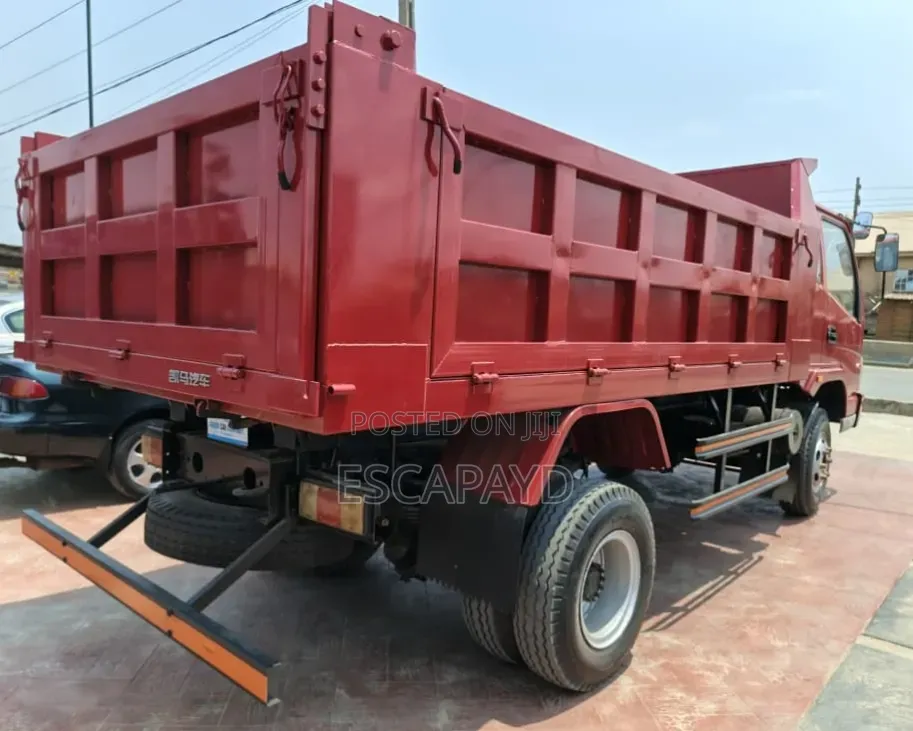 Kama 8-Ton Red Dump Truck – Heavy-Duty Tipper for Construction