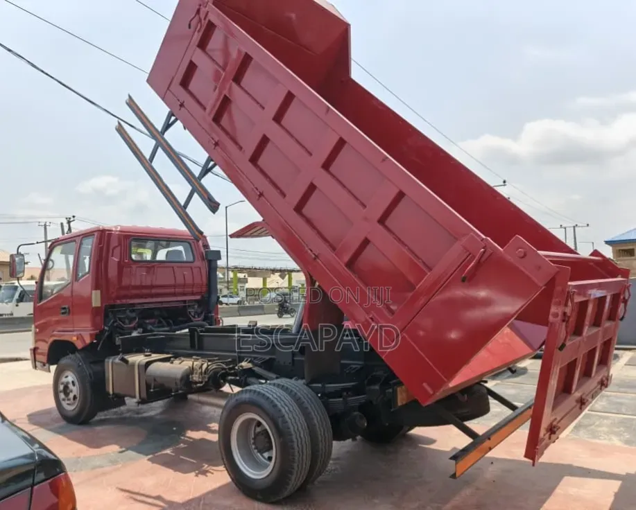 Kama 8-Ton Red Dump Truck – Heavy-Duty Tipper for Construction