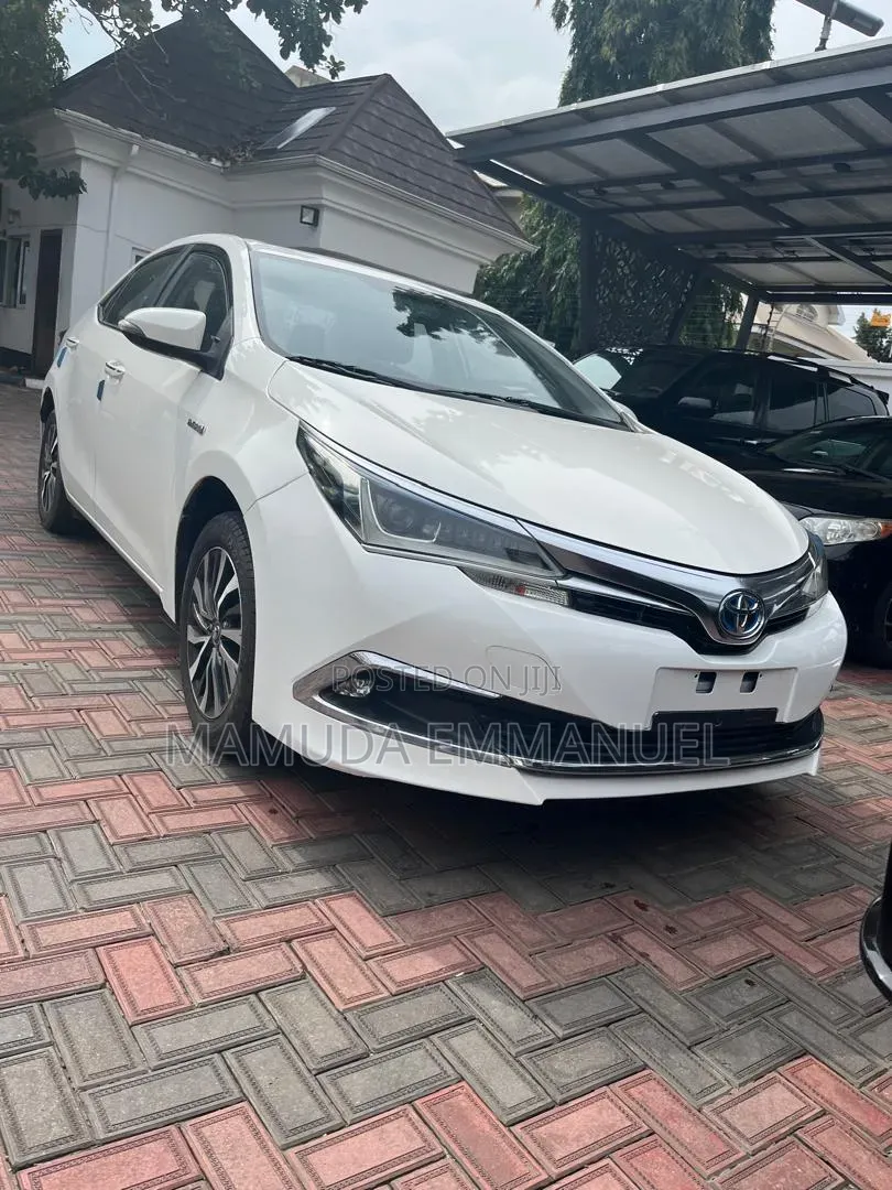 Toyota Corolla 2016 White