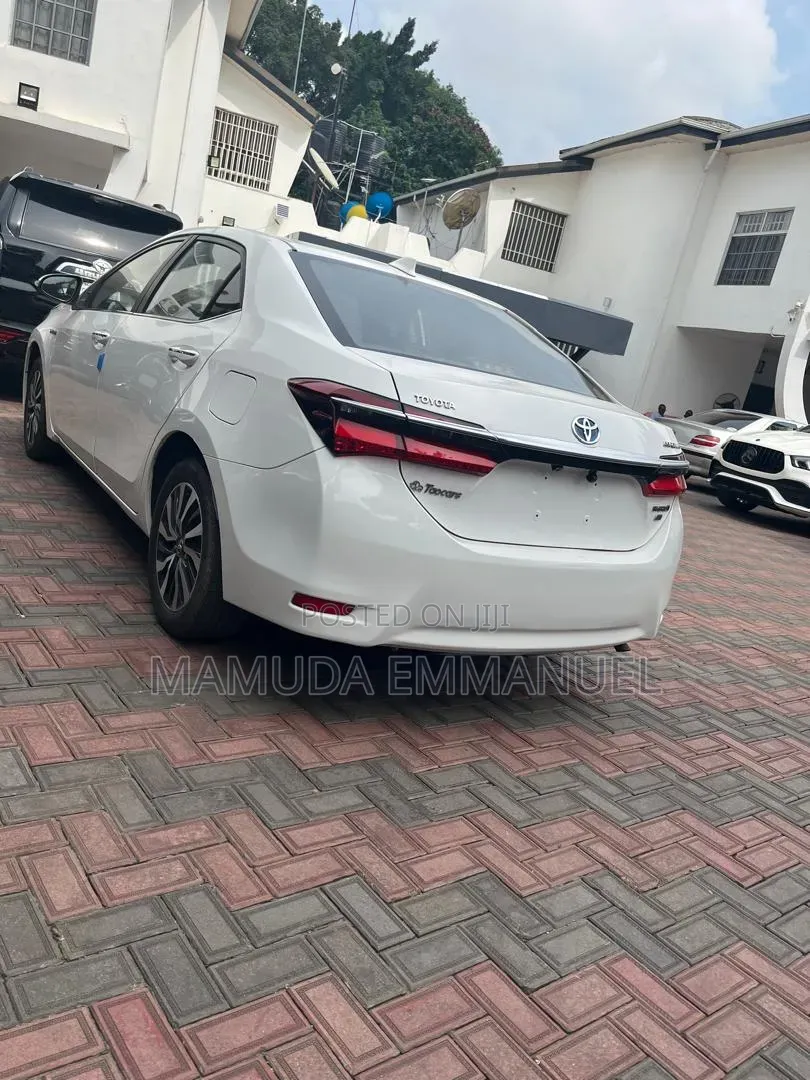 Toyota Corolla 2016 White