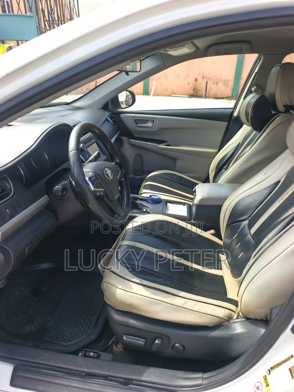 Toyota Camry SE w/Special Edition Pkg (2.5L 4cyl 6A) 2016 White