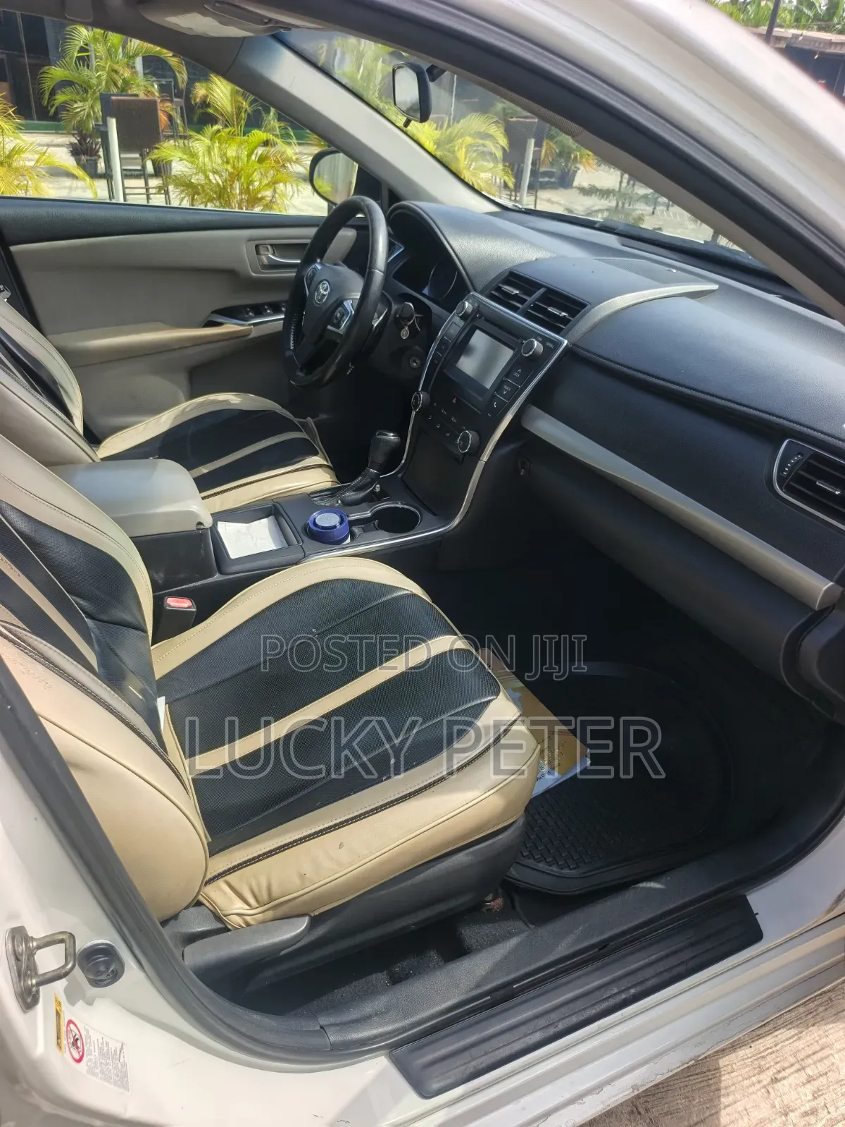 Toyota Camry SE w/Special Edition Pkg (2.5L 4cyl 6A) 2016 White