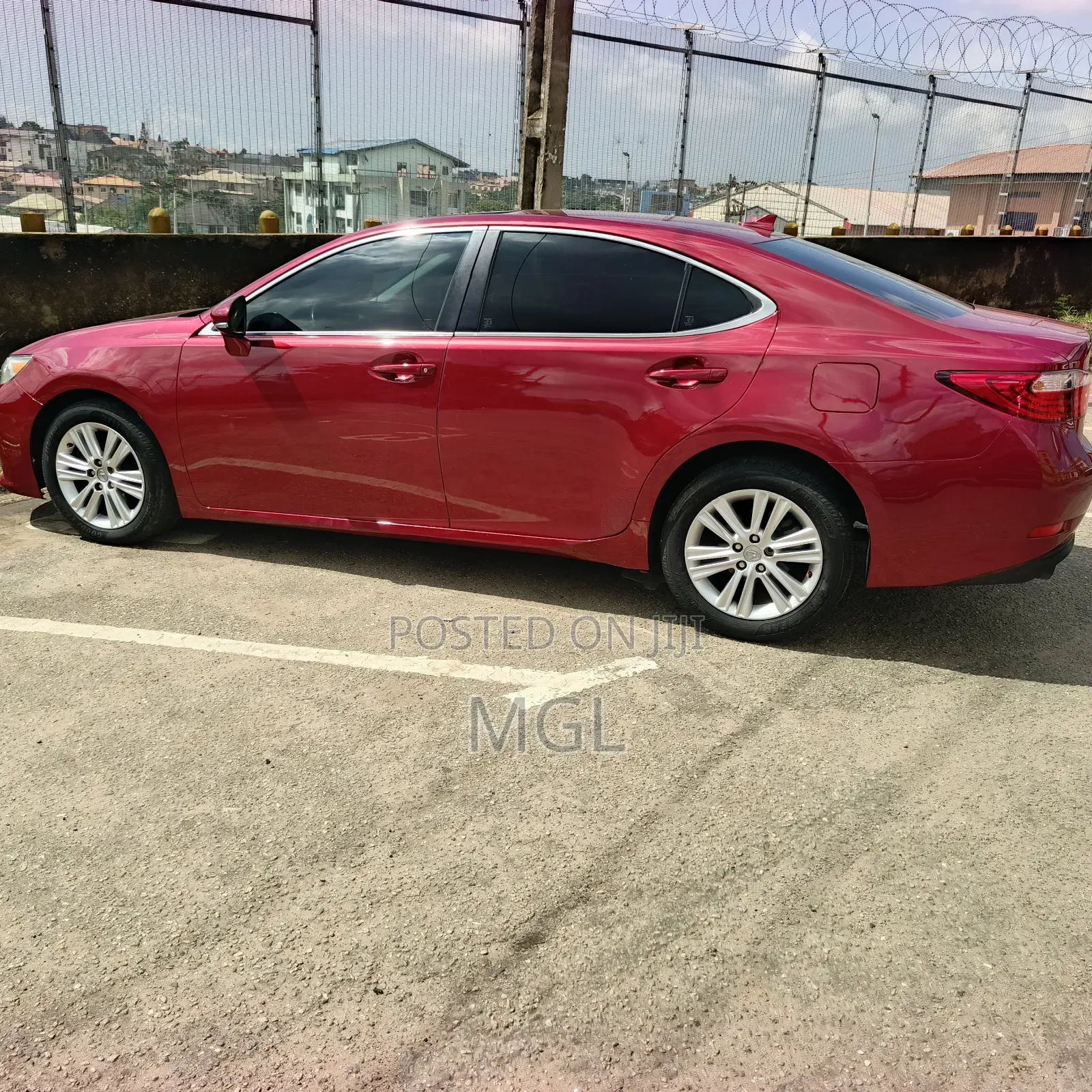 Lexus ES 2014 Red
