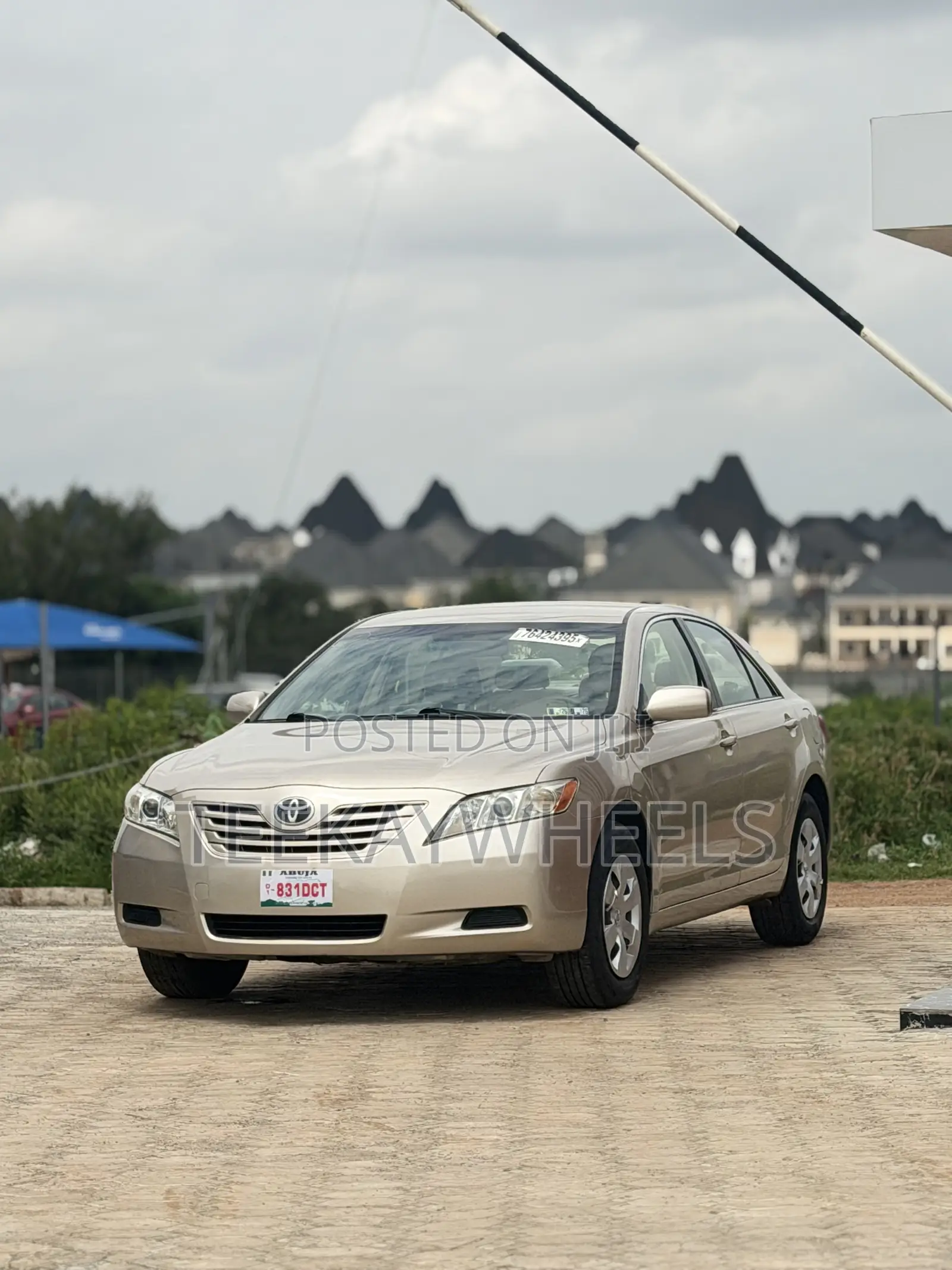 Toyota Camry LE 4dr Sedan (2.4L 4cyl 5A) 2008 Gold