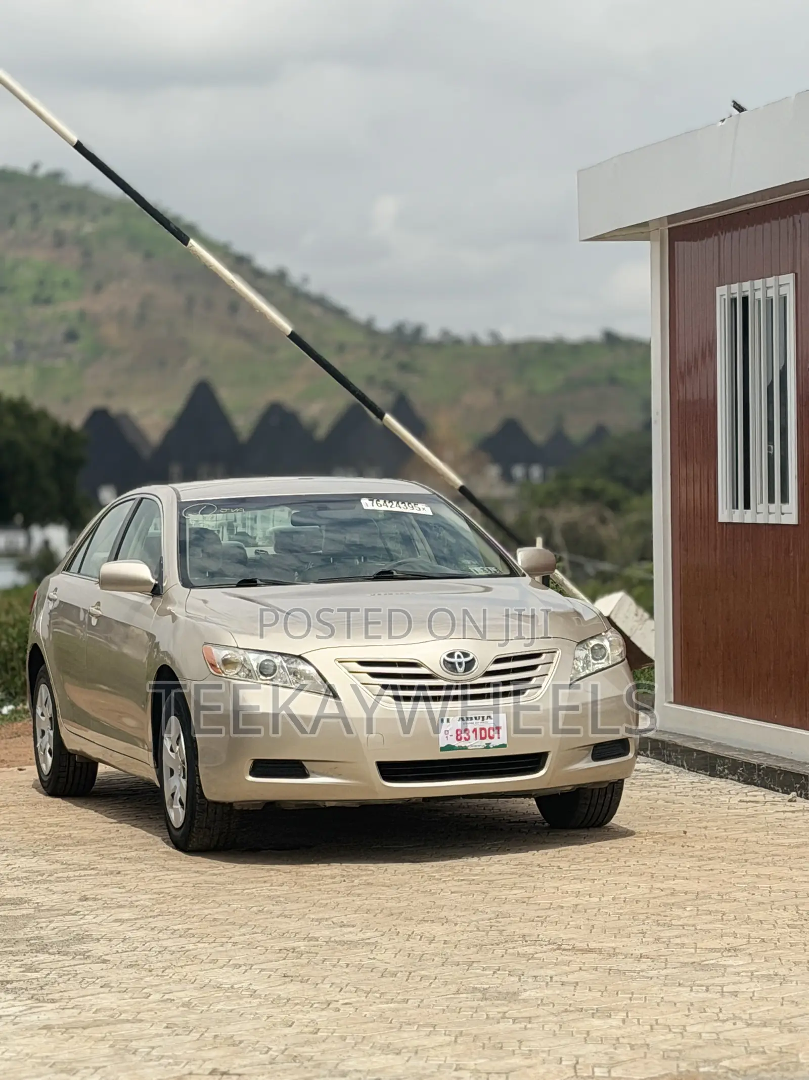 Toyota Camry LE 4dr Sedan (2.4L 4cyl 5A) 2008 Gold