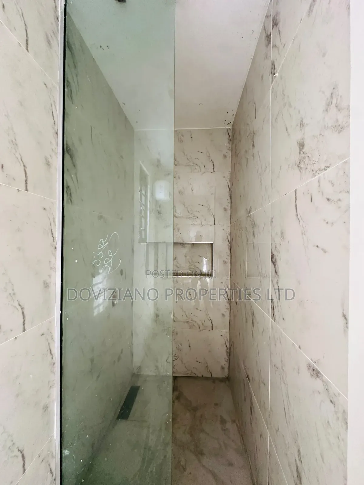 2bdrm Apartment in Lekki Phase 1 for sale