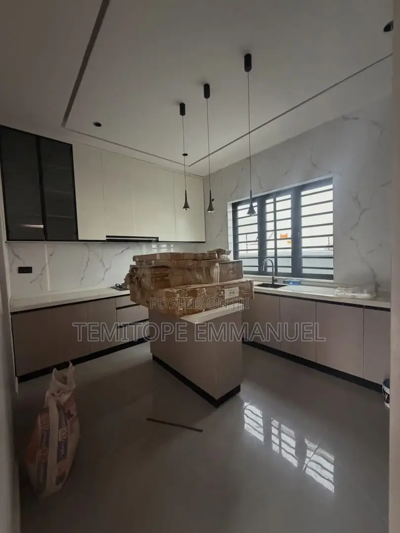Furnished 4bdrm Duplex in Maryland for sale