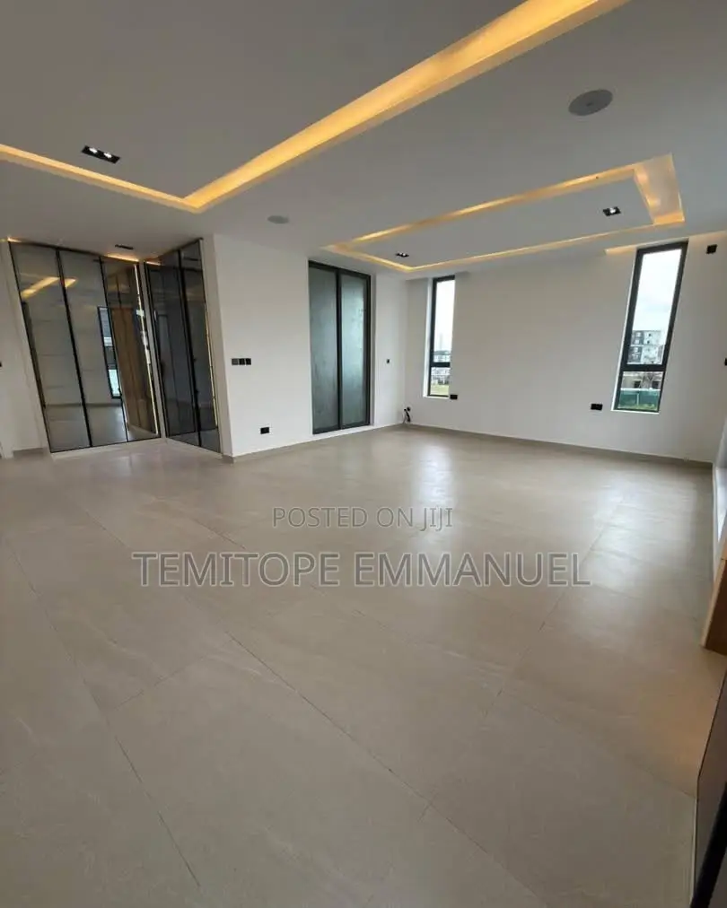 Furnished 5bdrm House in Lekki for sale