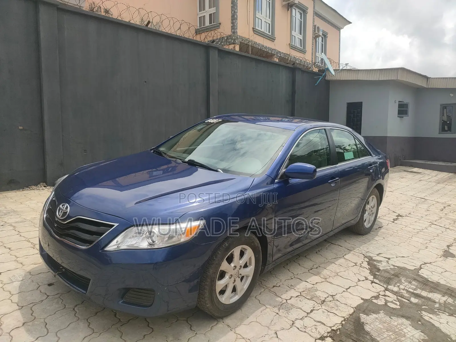Toyota Camry LE 4dr Sedan (2.5L 4cyl 6A) 2011 Blue