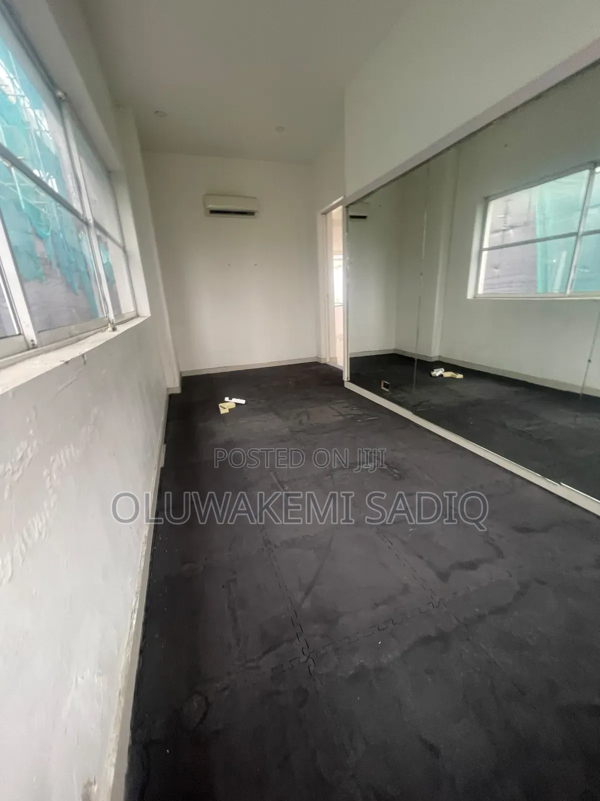 5bdrm House in Off 5 Avenue Banana for rent