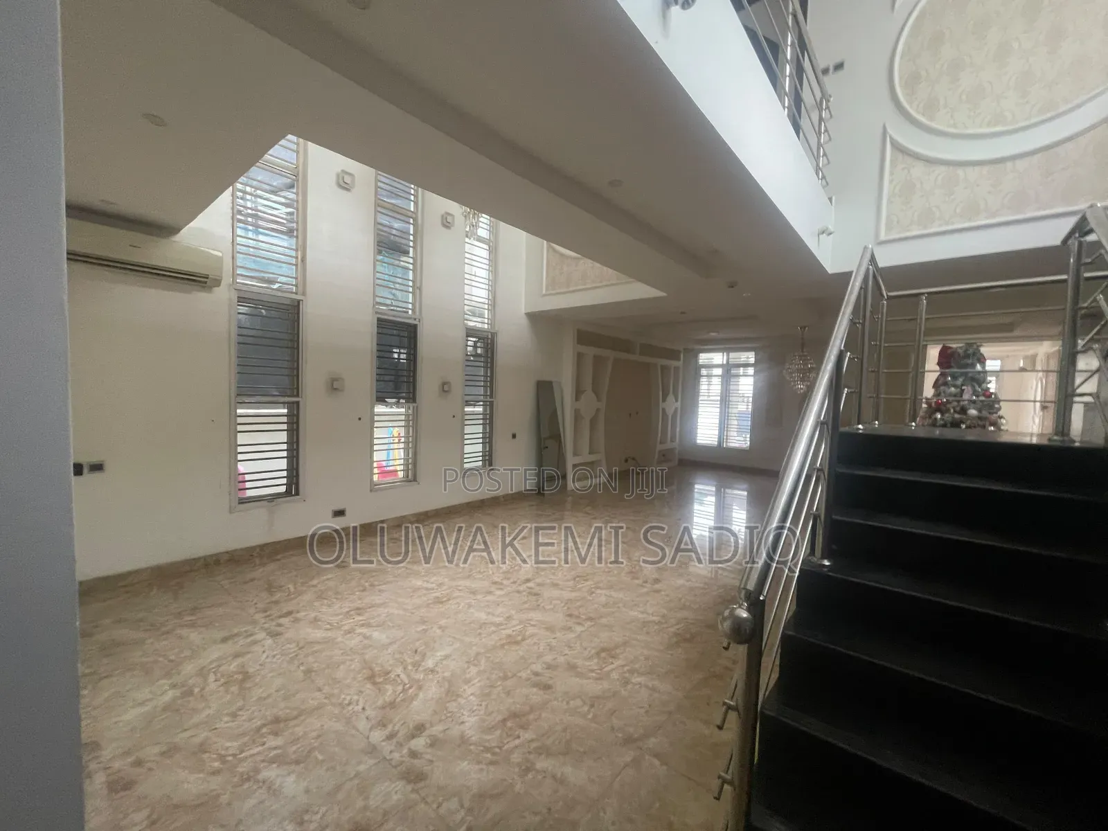 5bdrm House in Off 5 Avenue Banana for rent