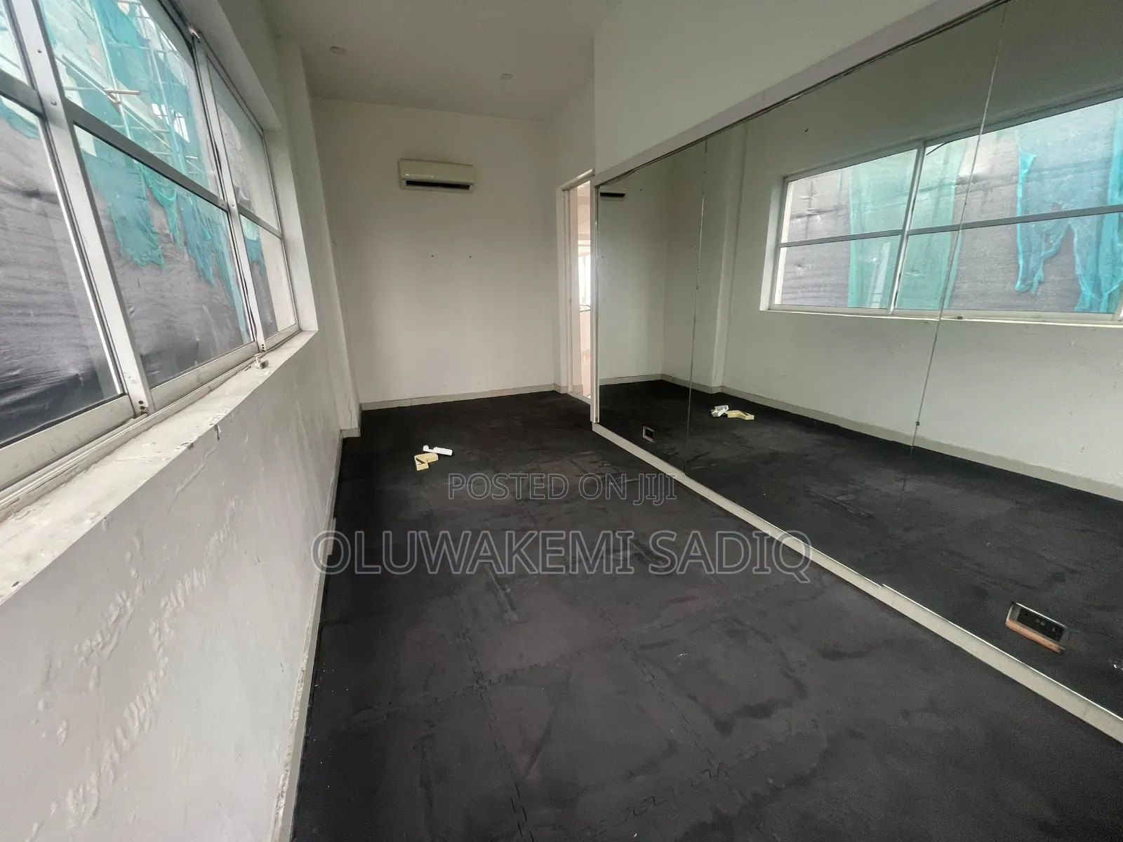 5bdrm House in Off 5 Avenue Banana for rent