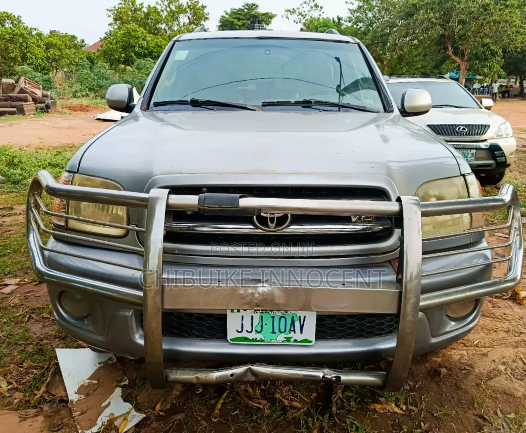 Toyota Sequoia 2004