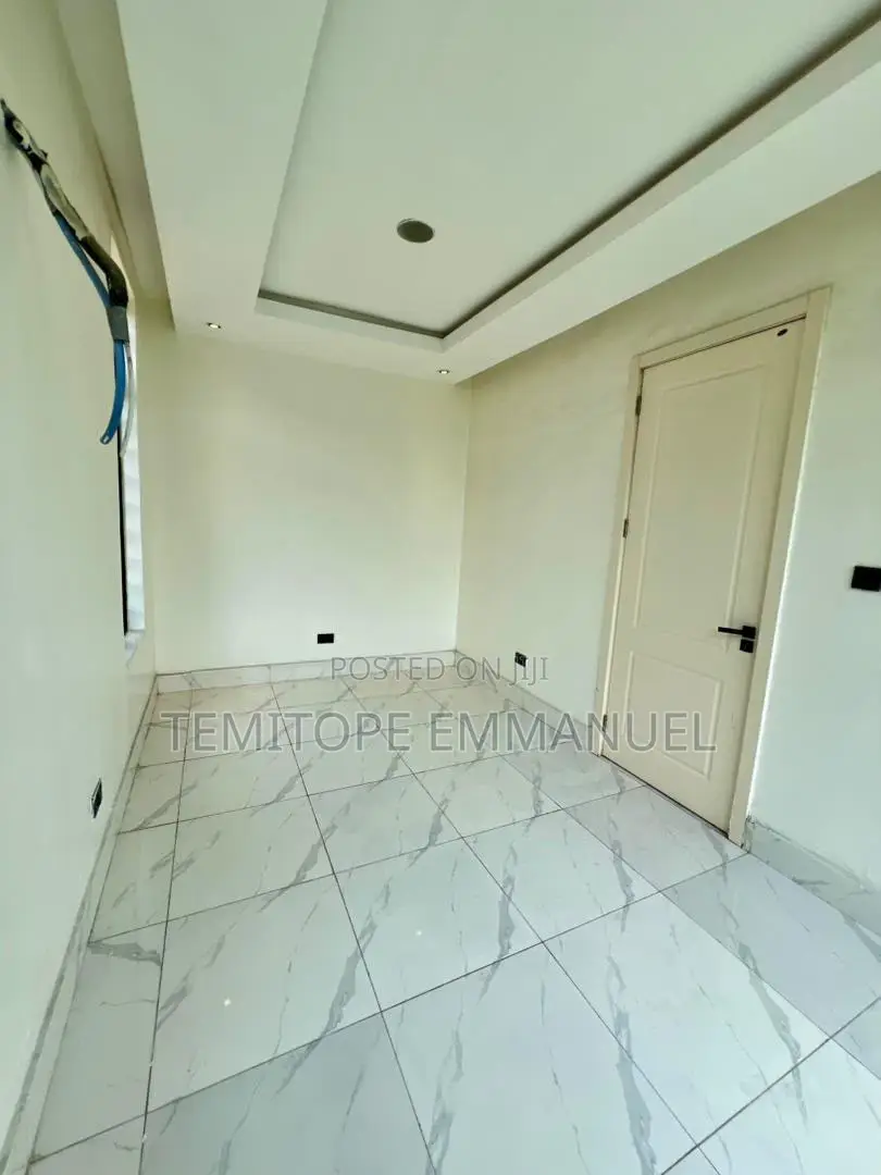 Furnished 5bdrm Duplex in Lekki Phase 1 for sale
