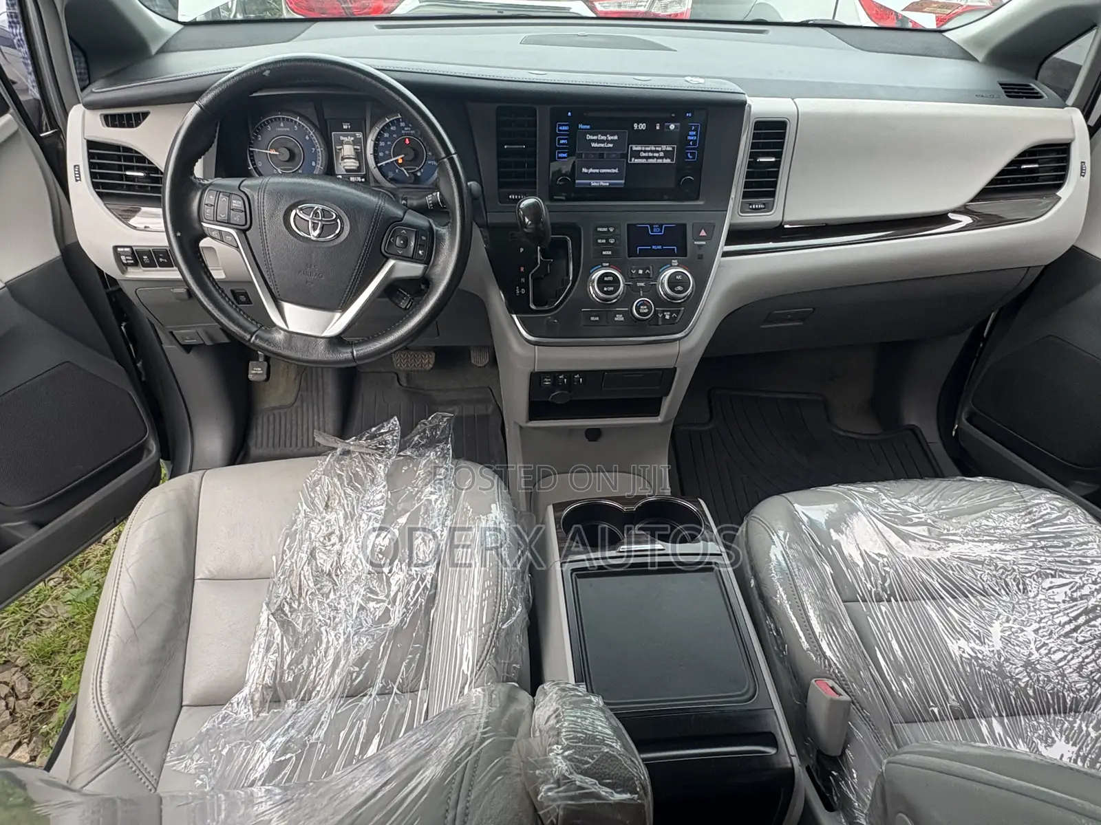 Toyota Sienna XLE Premium 8 Passenger (3.5L 6cyl 6A) 2016 Gray