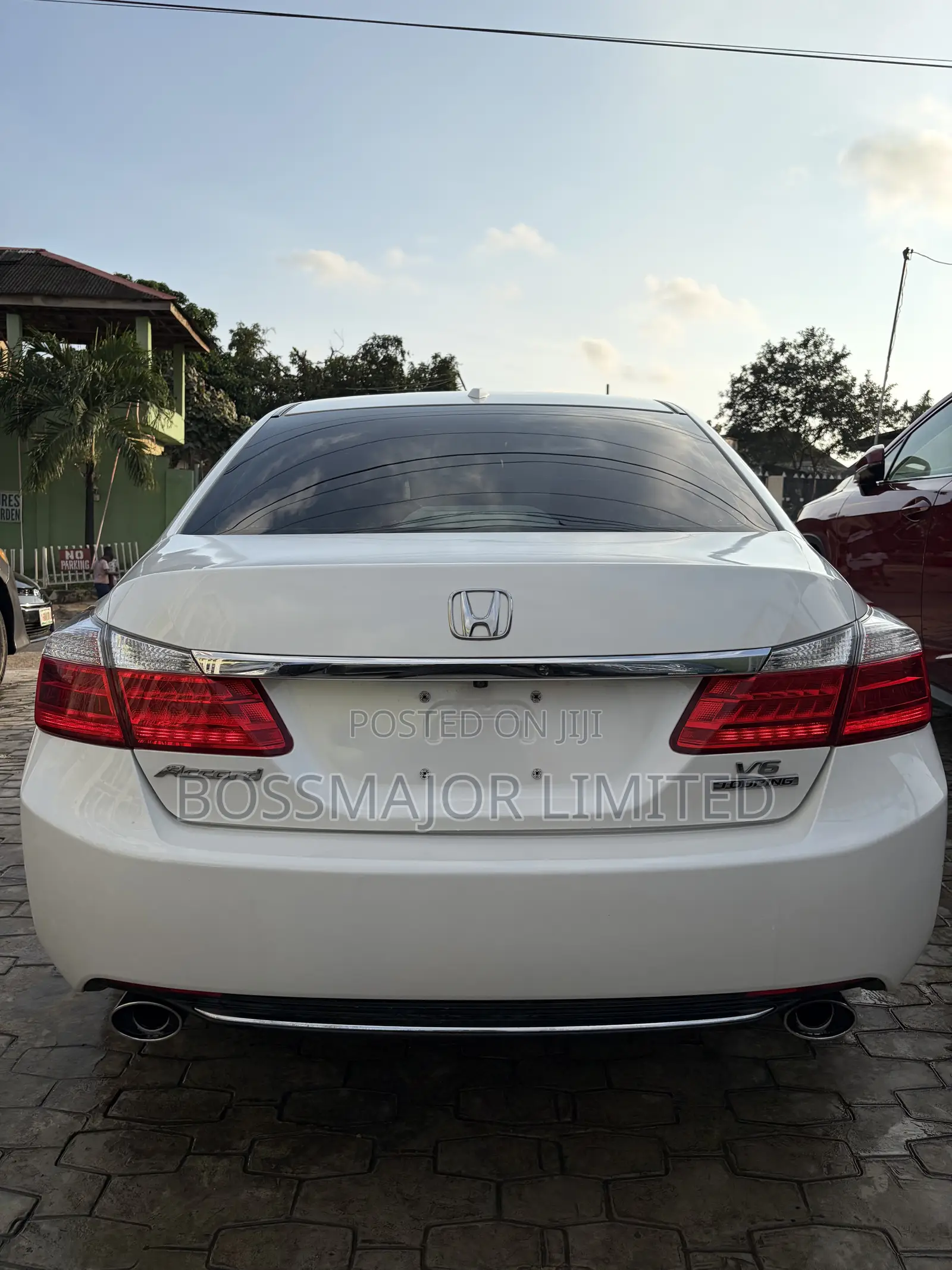 Honda Accord Touring V-6 4dr Sedan (3.5L 6cyl 6A) 2014 White