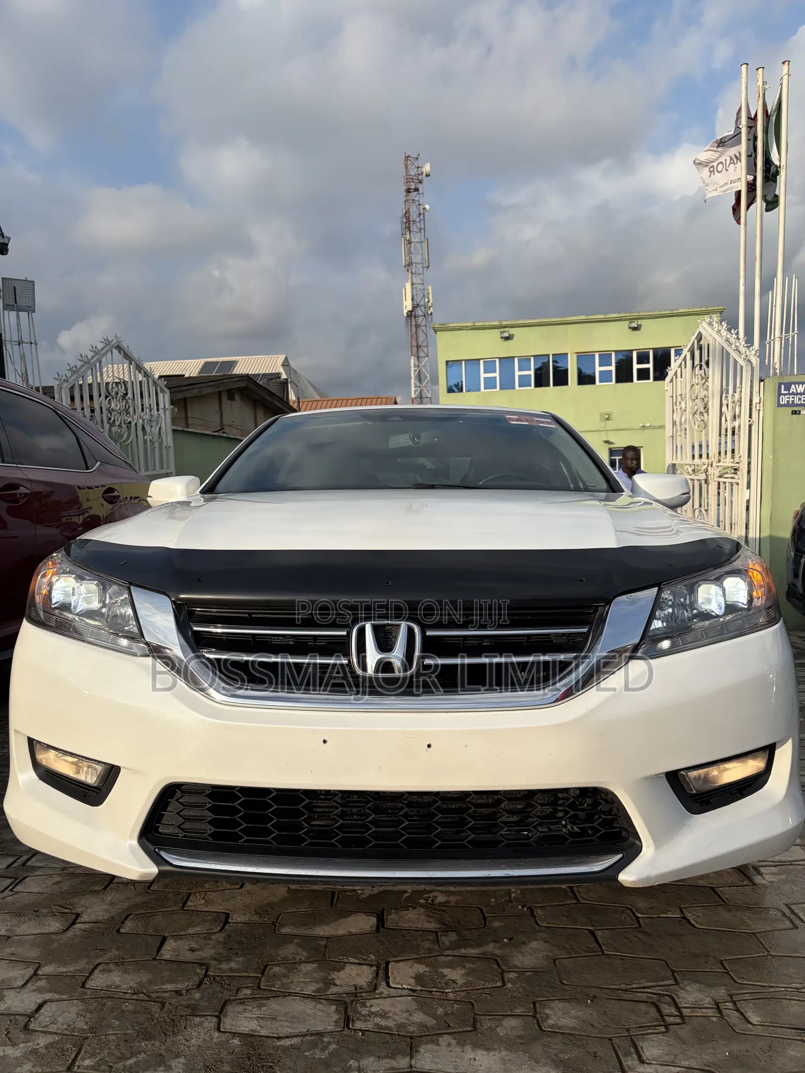 Honda Accord Touring V-6 4dr Sedan (3.5L 6cyl 6A) 2014 White