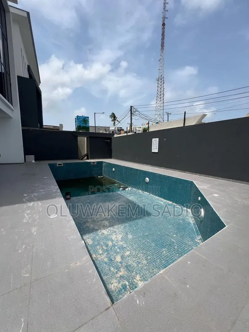 4bdrm Townhouse / Terrace in Ikoyi for rent