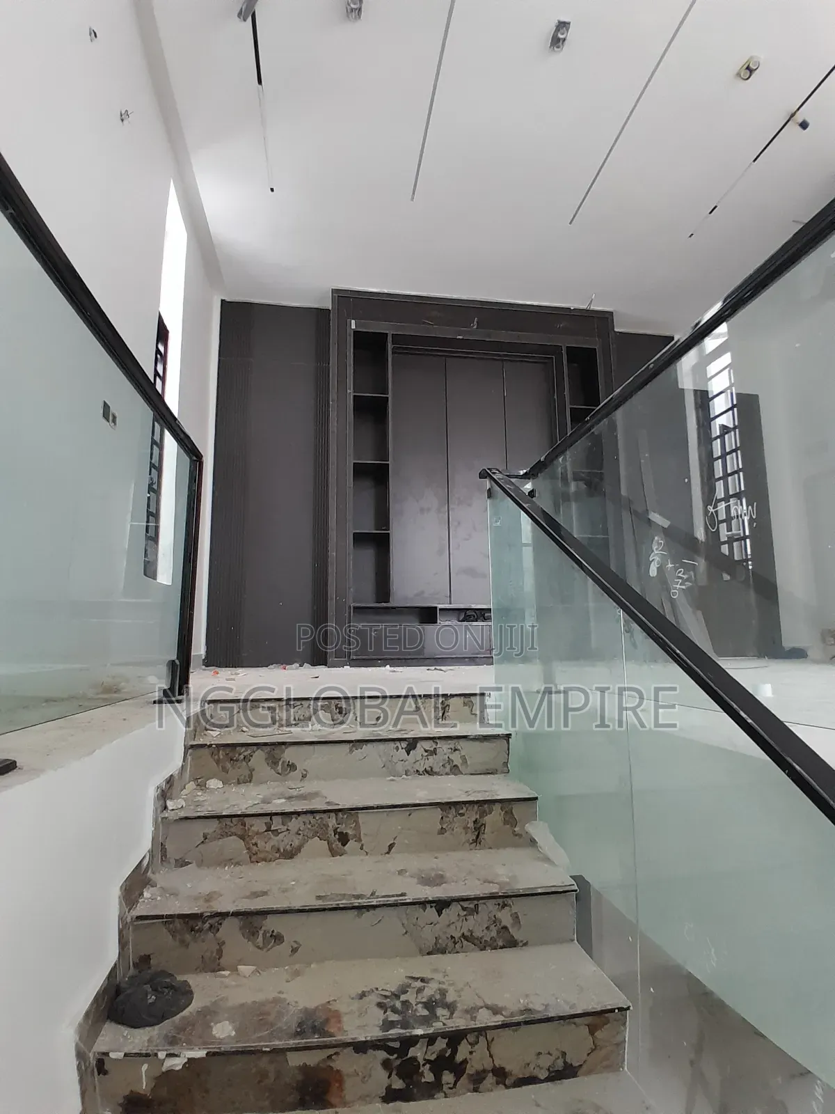 4bdrm Duplex in Royal Pine, Chevron for sale
