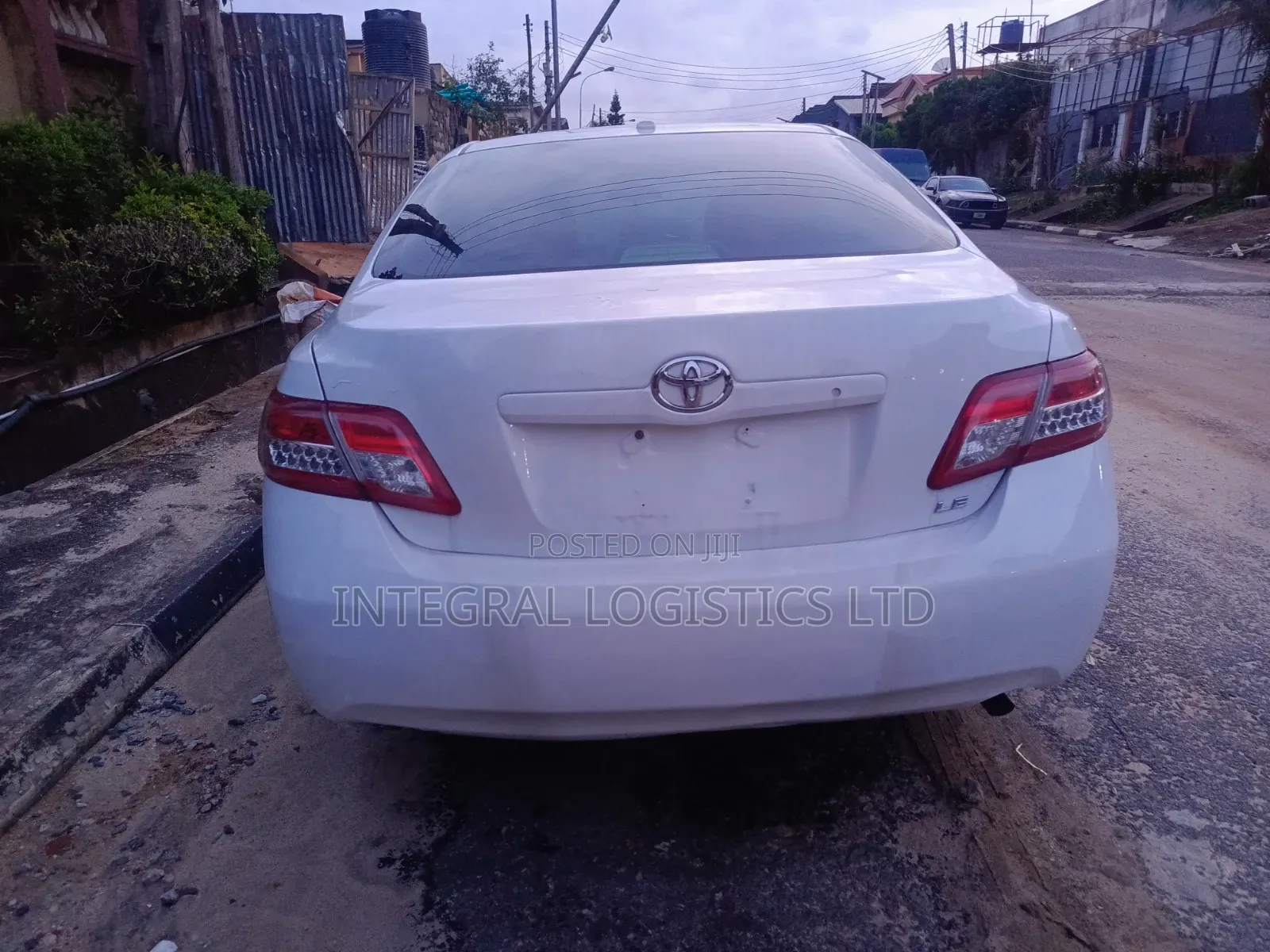 Toyota Camry LE 4dr Sedan (2.5L 4cyl 6A) 2011 White
