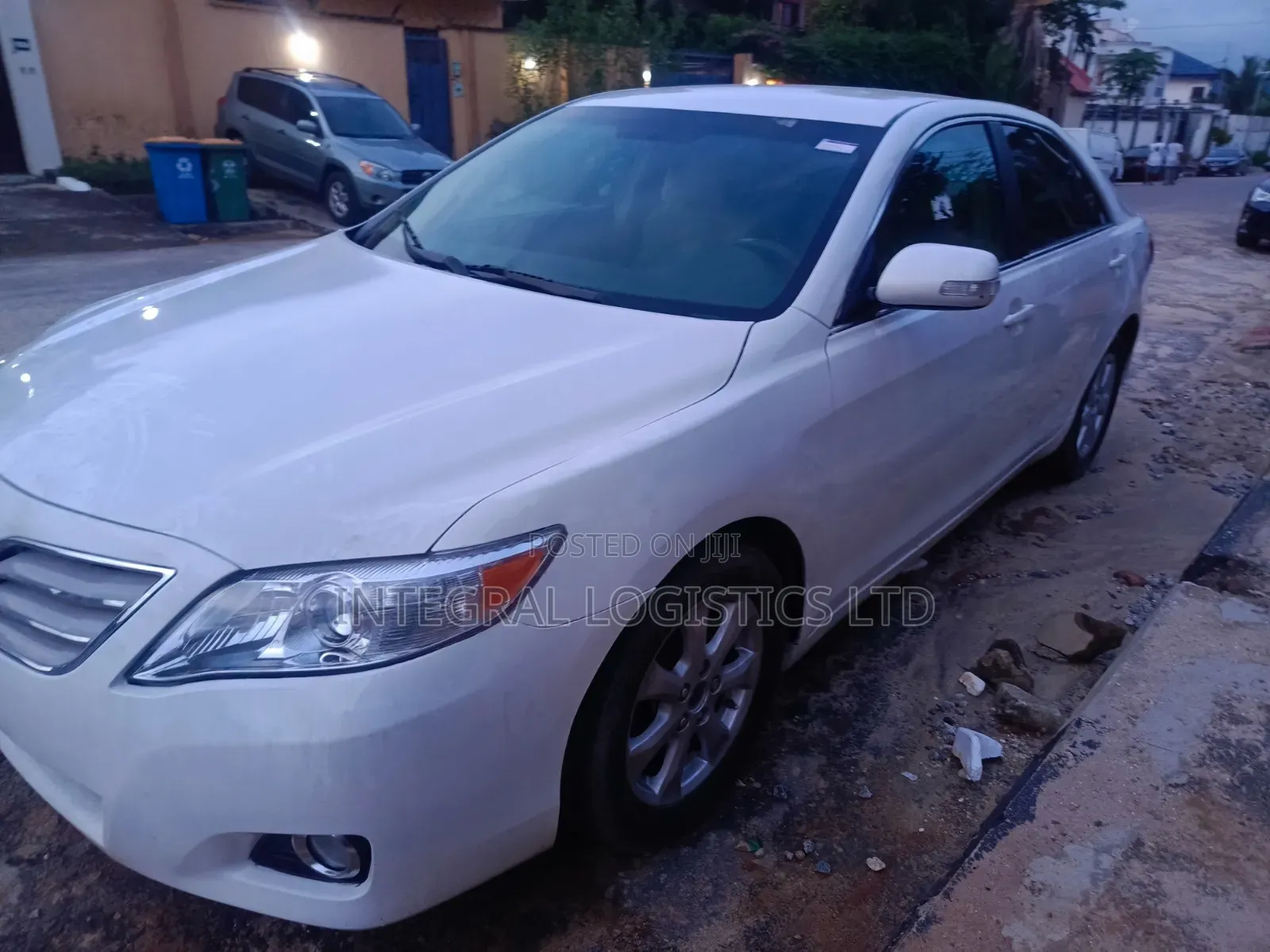 Toyota Camry LE 4dr Sedan (2.5L 4cyl 6A) 2011 White