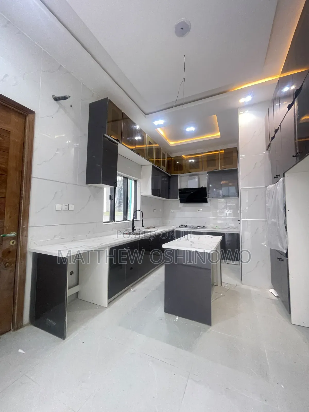 Furnished 4bdrm Duplex in Madam Close, Chevron for sale