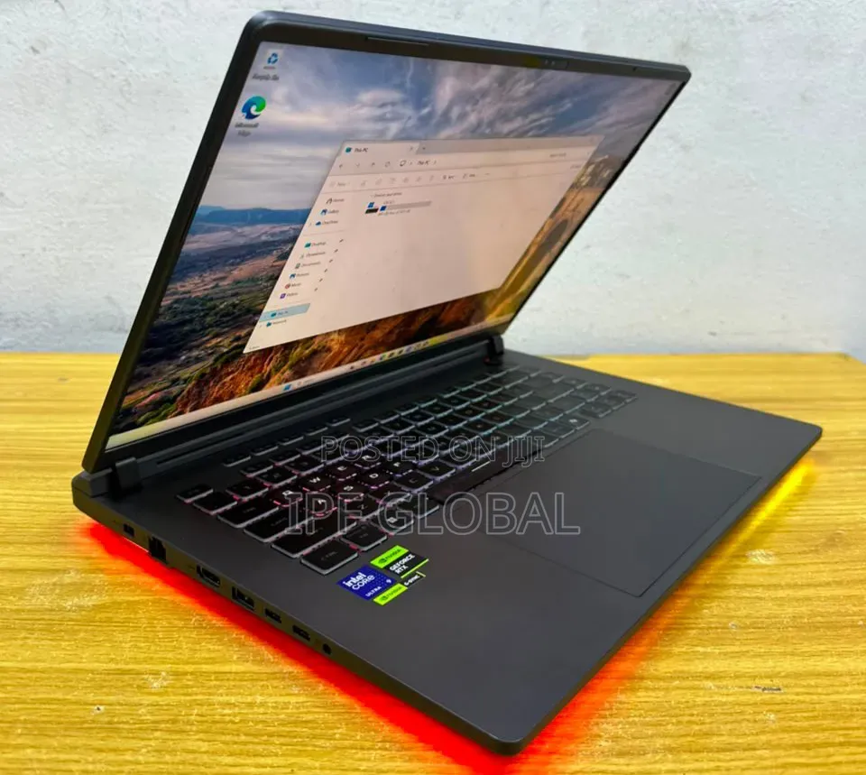 Laptop Asus ROG Strix G16 32GB Intel Core Ultra 7 SSD 1T