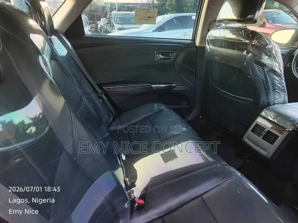 Toyota Avalon XLE 4dr Sedan (3.5L 6cyl 6A) 2015 Black