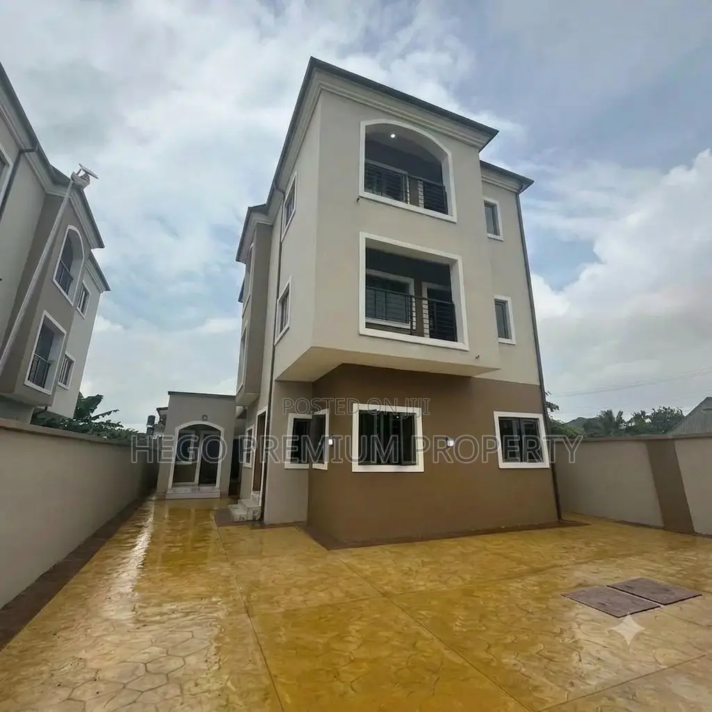 4bdrm Duplex in Rumunduru, Rumuduru for sale