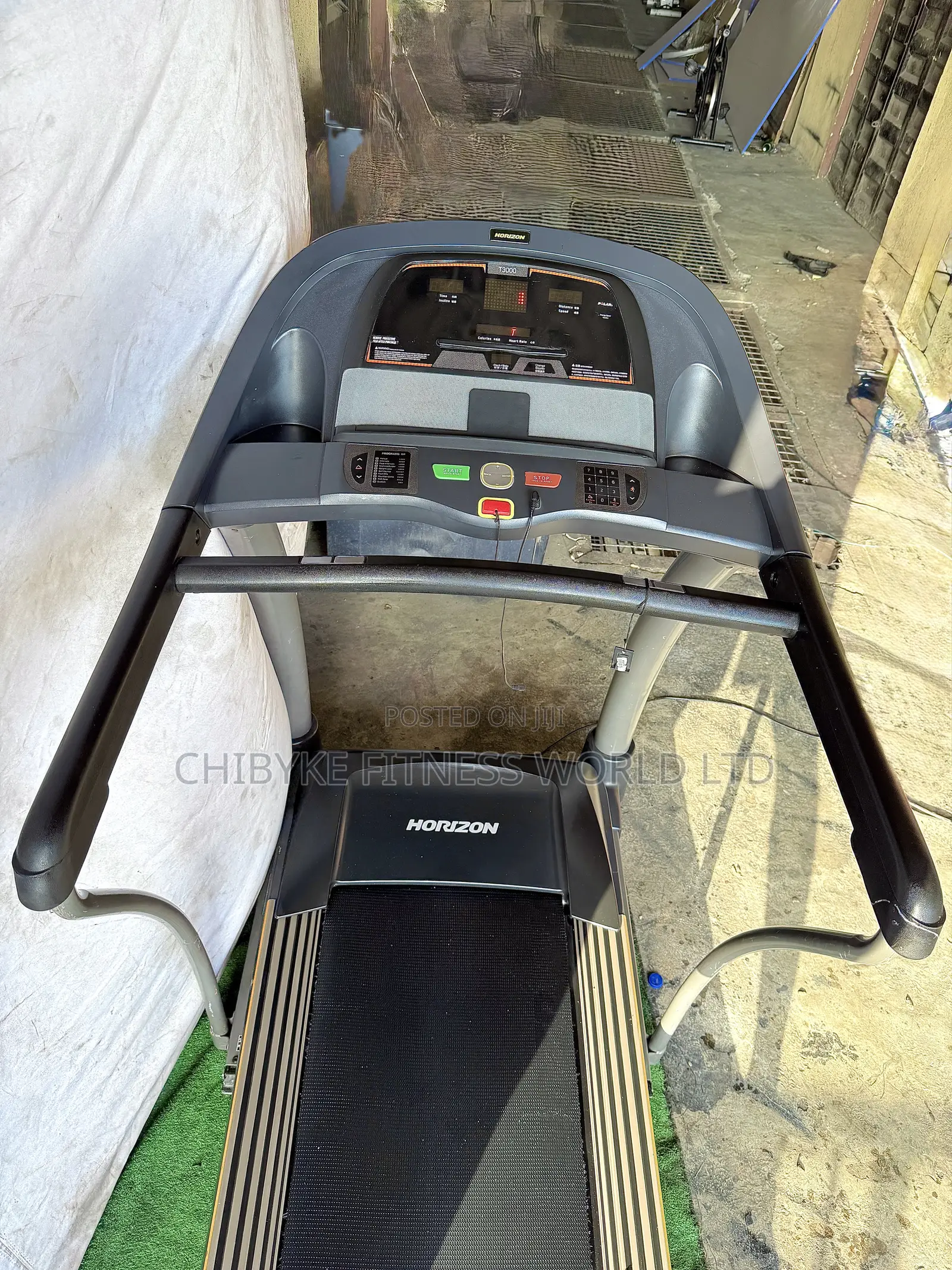 5hp Heavy Duty Horizon Treadmill With Incline ( 160kg User Weight )