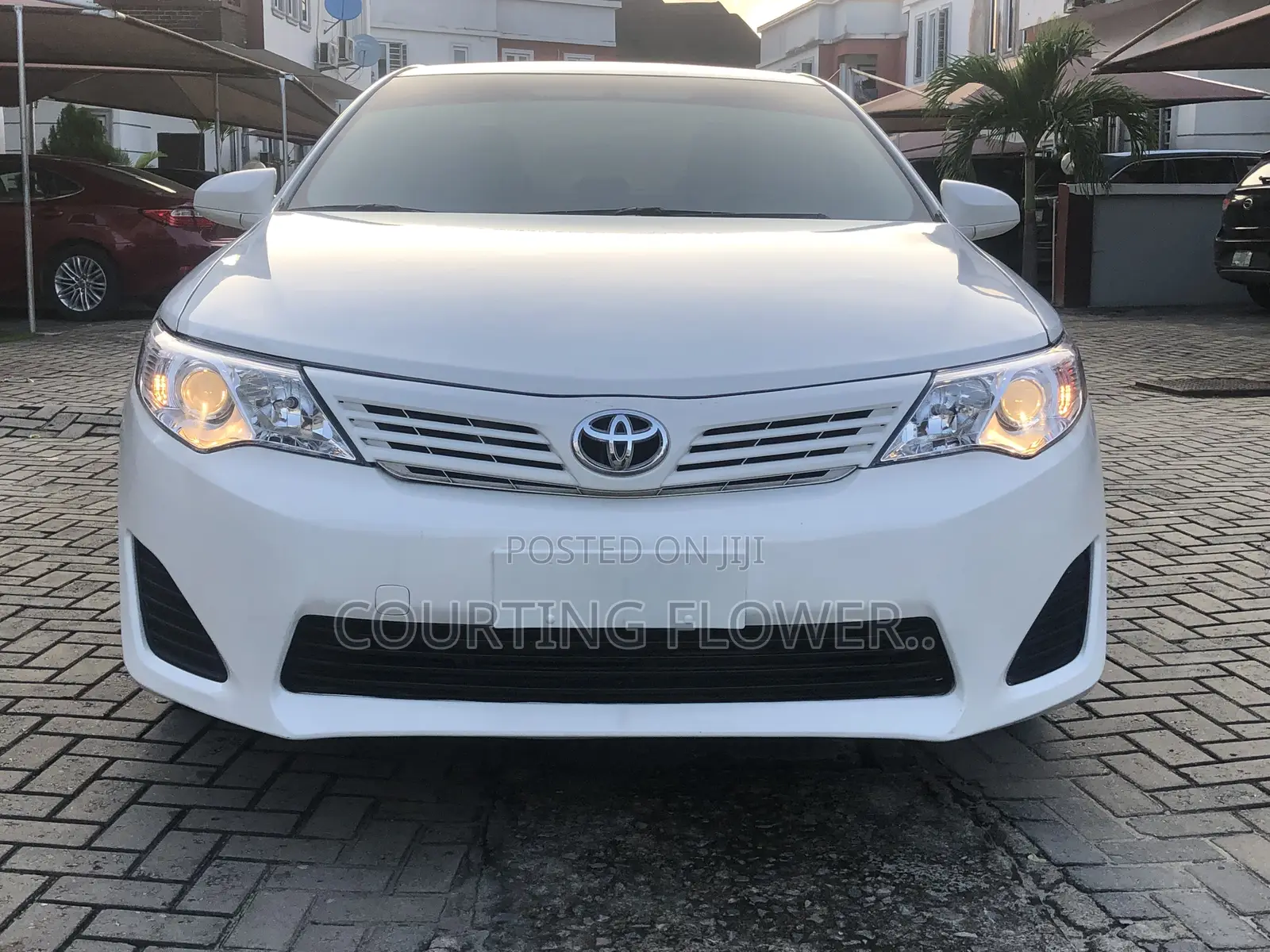 Toyota Camry LE 4dr Sedan (2.5L 4cyl 6A) 2015 White