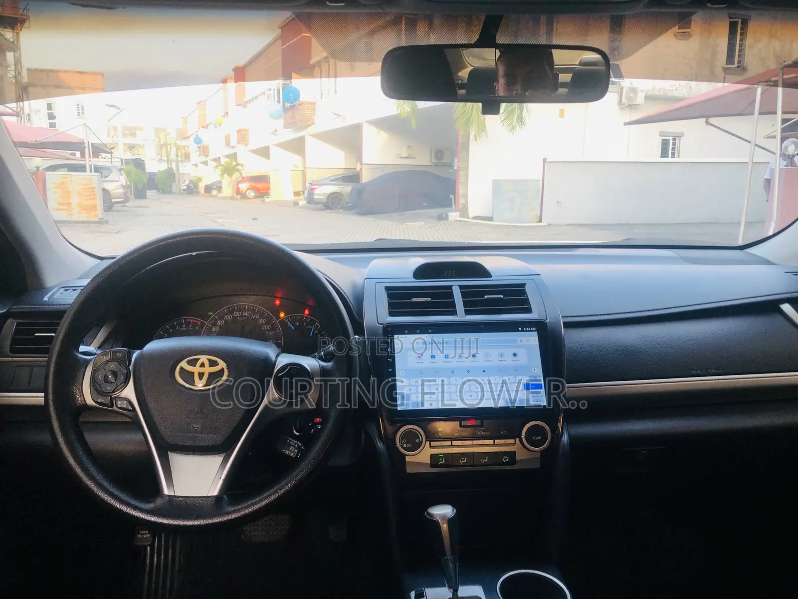 Toyota Camry LE 4dr Sedan (2.5L 4cyl 6A) 2015 White