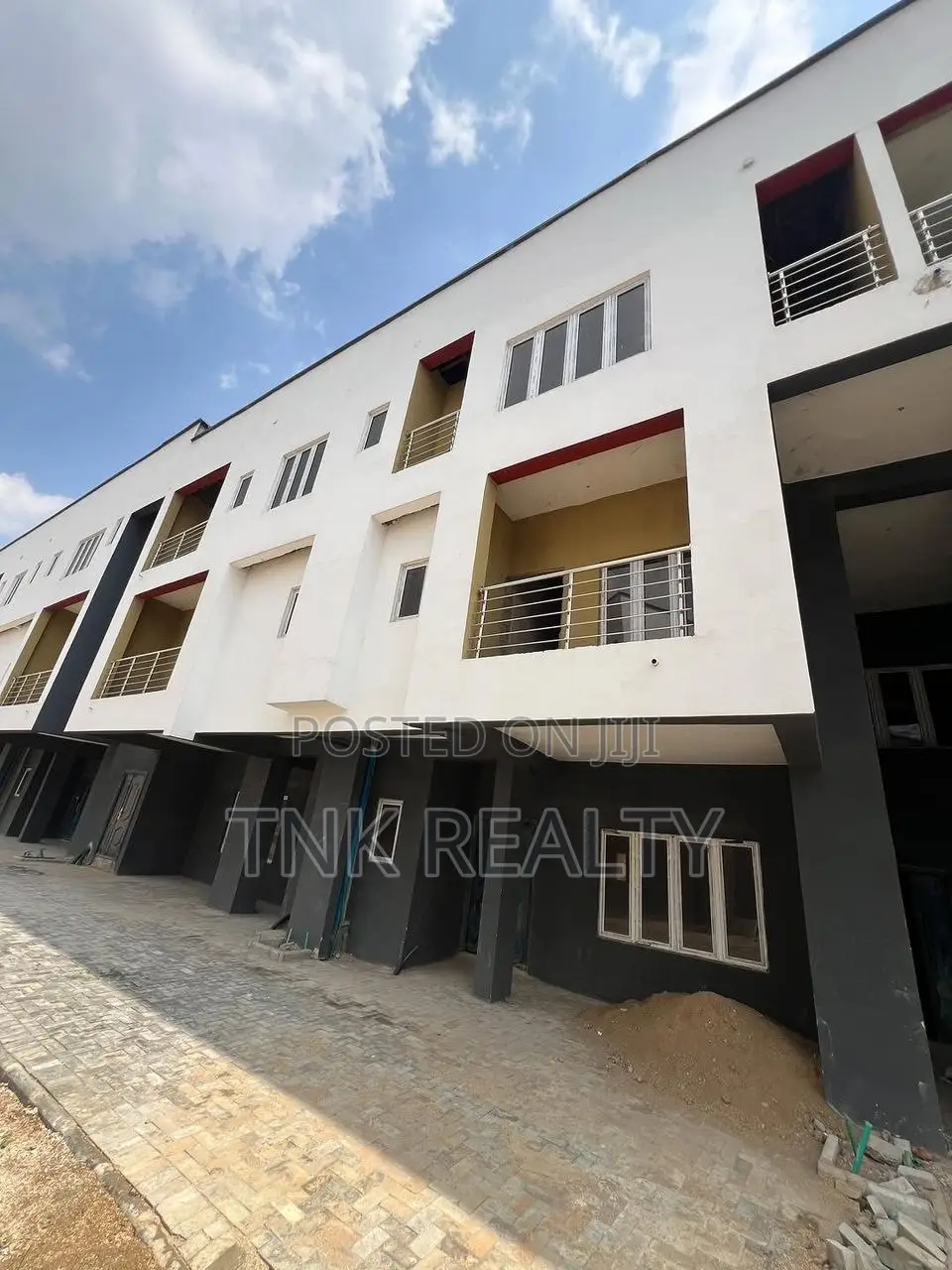 Spacious 3bedroom Apartment for Sale