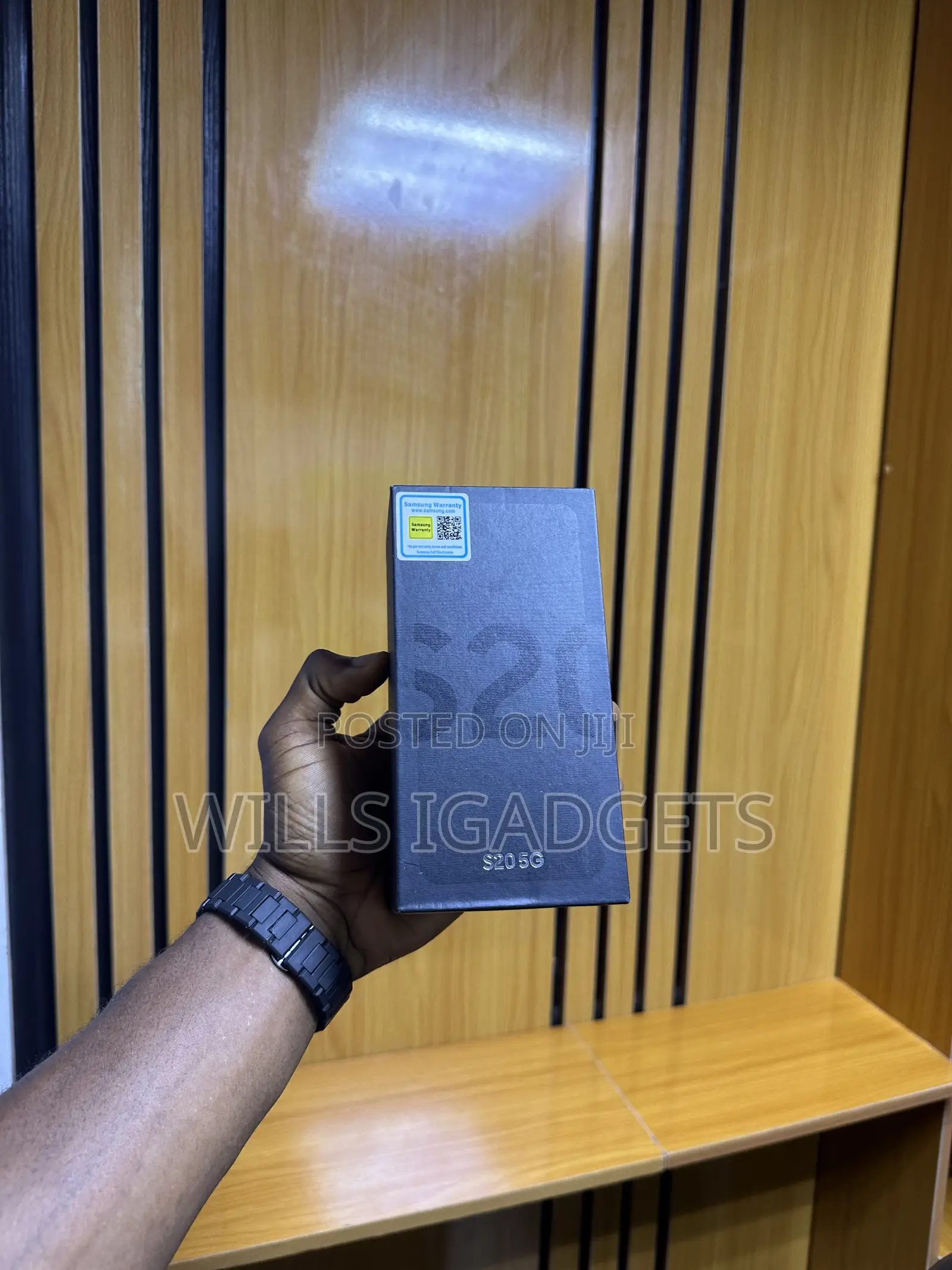 New Samsung Galaxy S20 128 GB Black