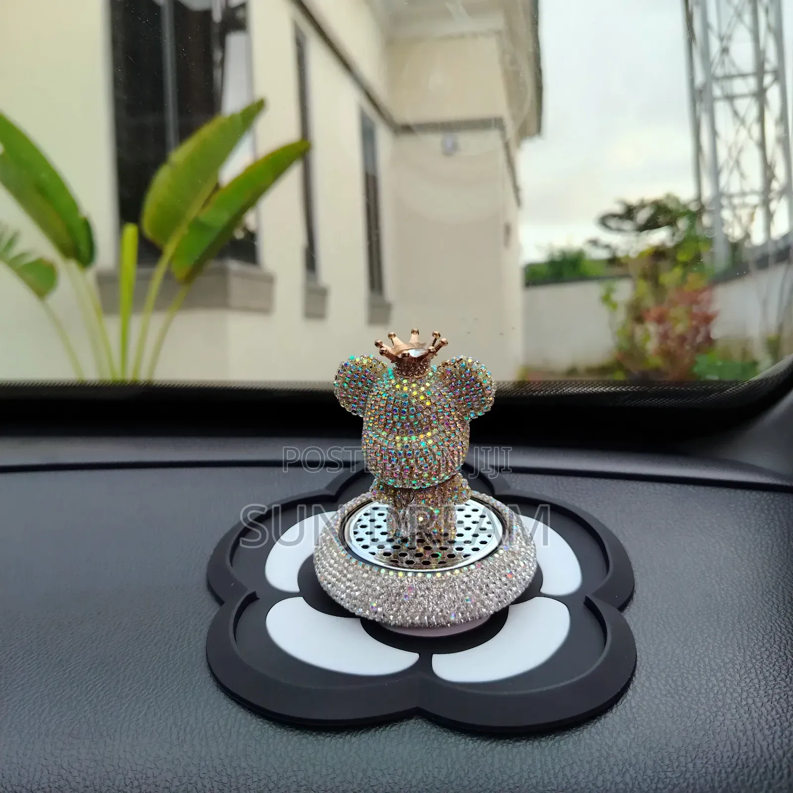 Car Ornaments Diamond Bear Decration Gift Ideas for Car Air Freshener