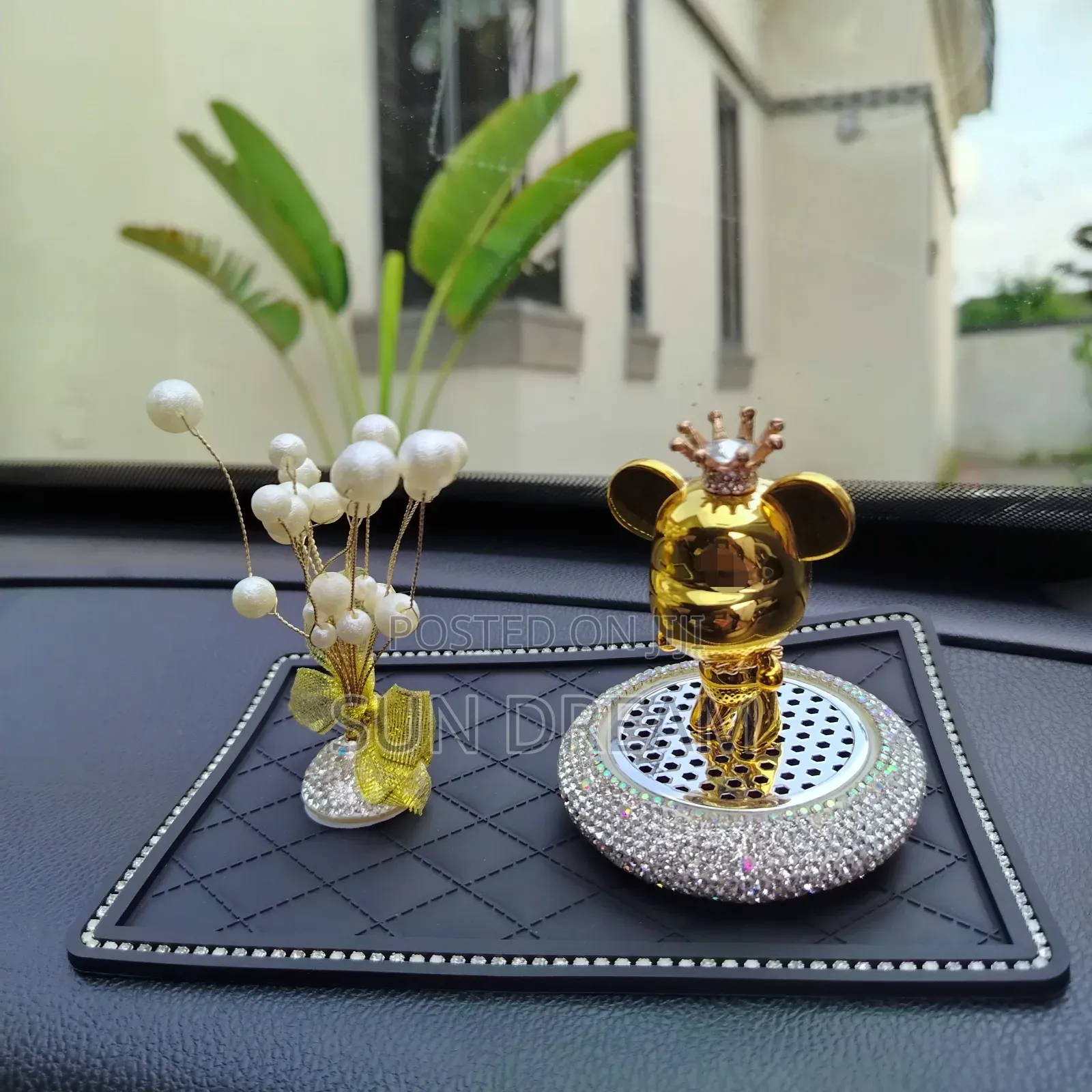 Car Ornaments Golden Cars Decoration Car Air Freshener