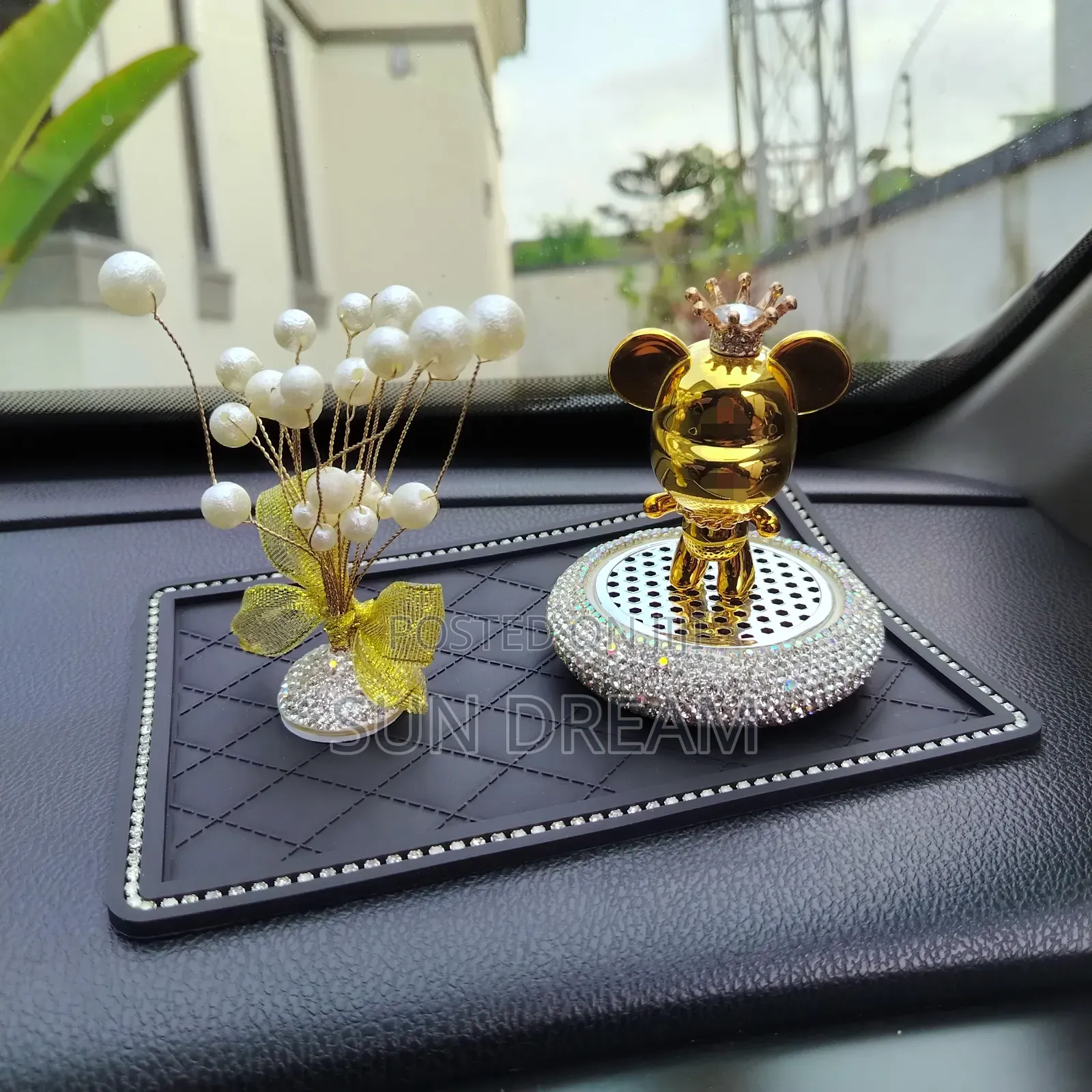 Car Ornaments Golden Cars Decoration Car Air Freshener