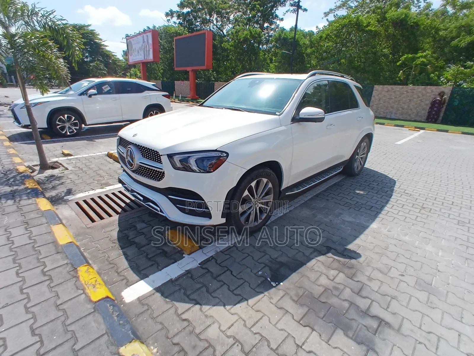 Mercedes-Benz GLE-Class 2021 White