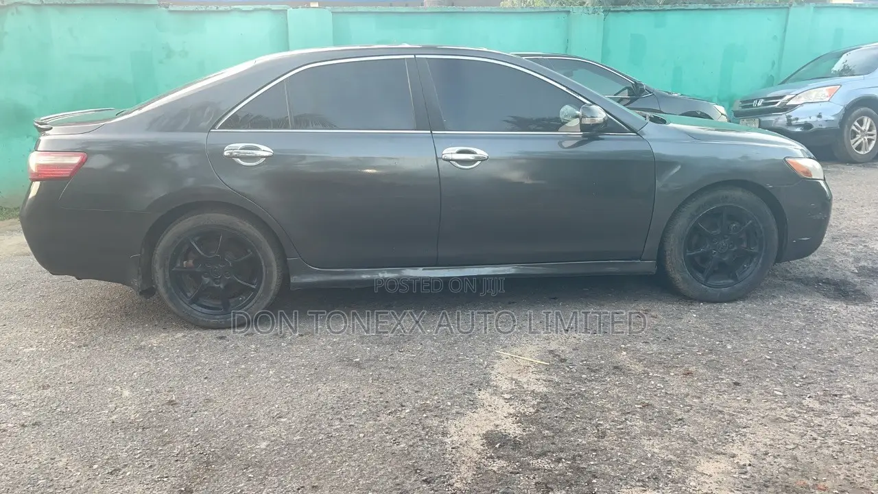 Toyota Camry 2.4 SE Automatic 2008 Gray