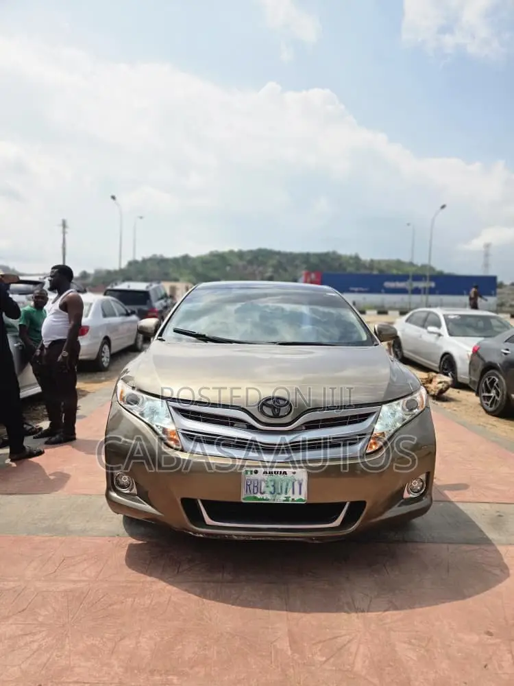 Toyota Venza V6 AWD 2010 Gold