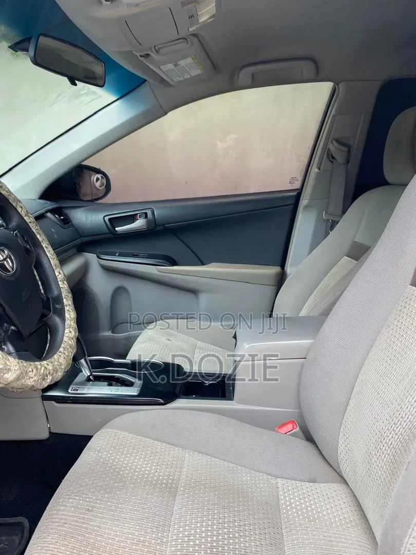 Toyota Camry LE 4dr Sedan (2.5L 4cyl 6A) 2014 White