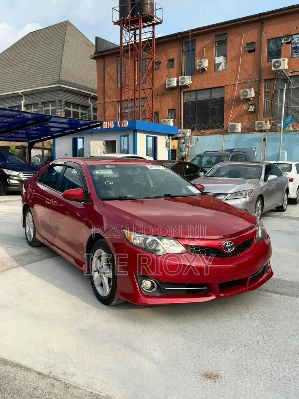 Toyota Camry SE 4dr Sedan (2.5L 4cyl 6A) 2013 Red