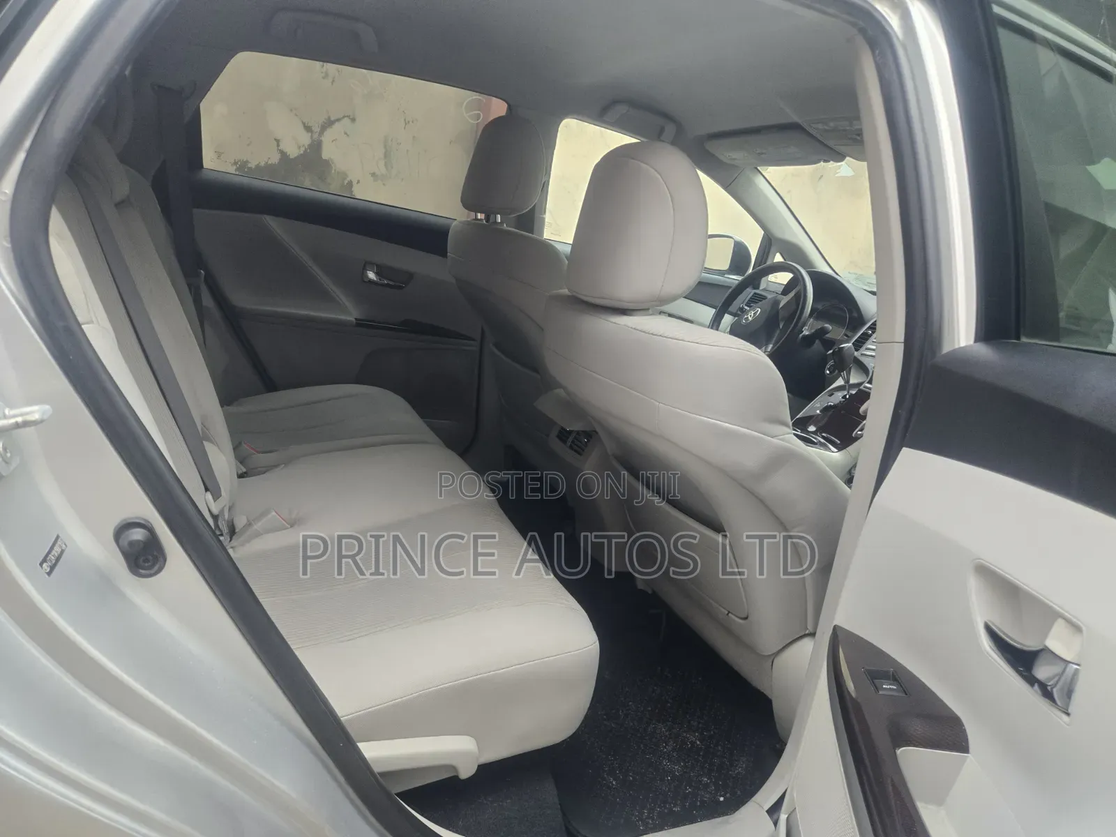 Toyota Venza 2010 Silver