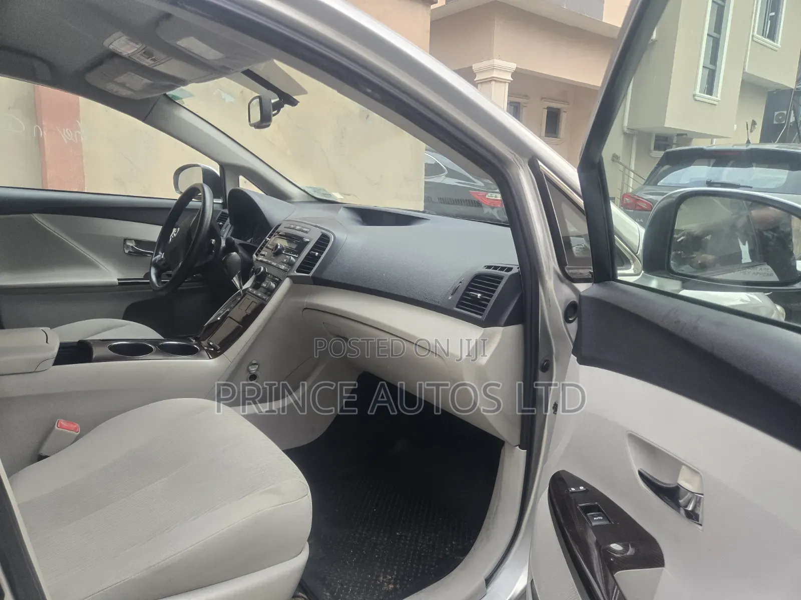 Toyota Venza 2010 Silver