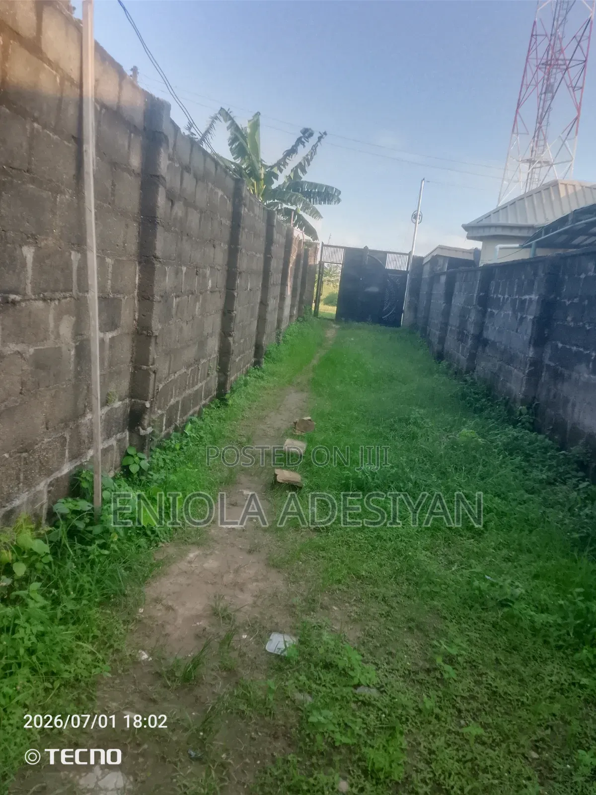 3bdrm Block of Flats in Macaulay, Igbogbo for sale