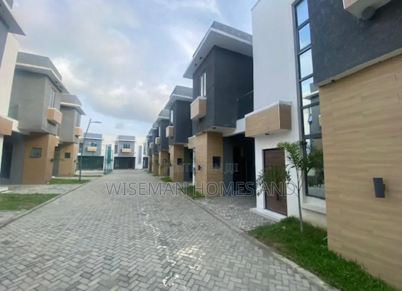 3bdrm Duplex in Lekki Palm City for rent