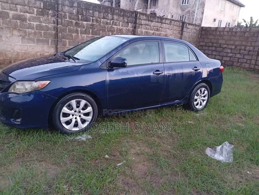 Toyota Corolla LE 4dr Sedan (1.8L 4cyl 4A) 2011 Blue